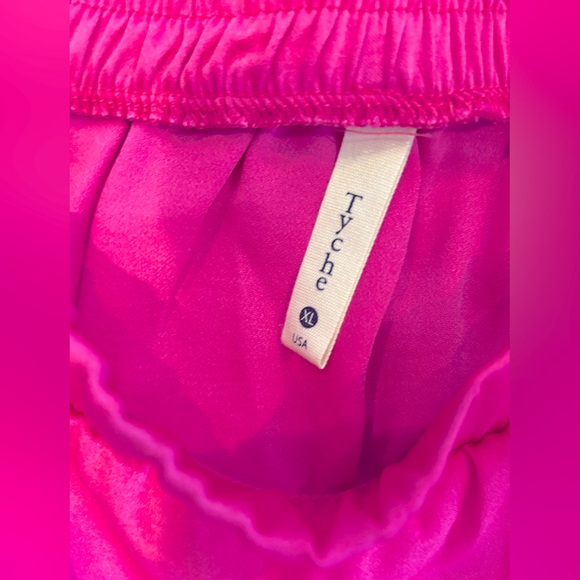 💕💕NWOT VICI Palmer Satin Ruffle Midi Skirt Hot Pink XL 💕💕 - Picture 9 of 10